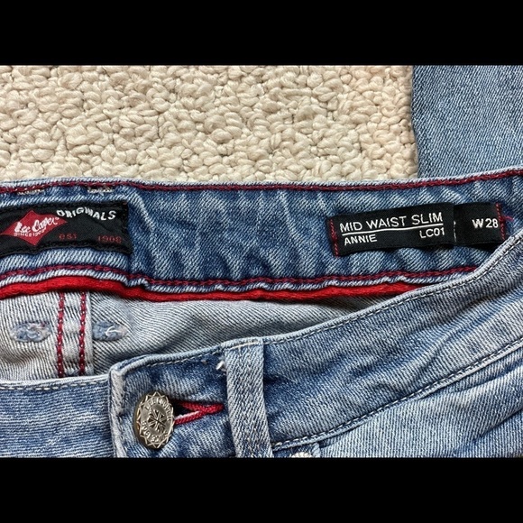 Lee Cooper Annie Mid Waist Slim Light Wash Women’s Jeans Sz 28 - Picture 2 of 6